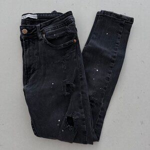 ZARA SKINNY DISTRESSED JEANS IN BLACK